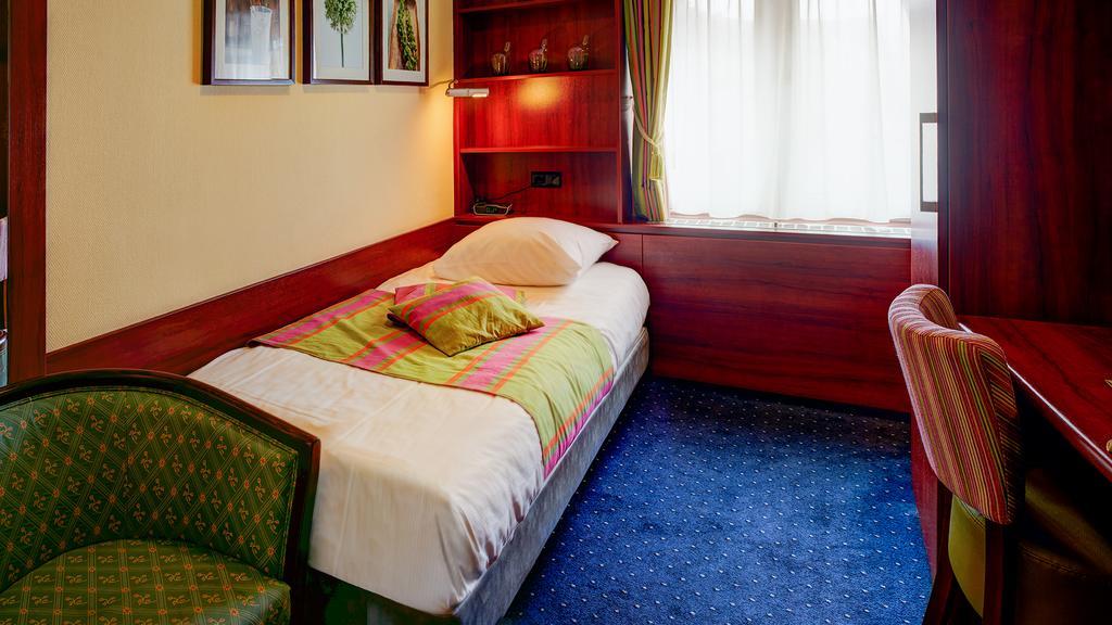 Hotel Berg En Dal Епен Екстериор снимка
